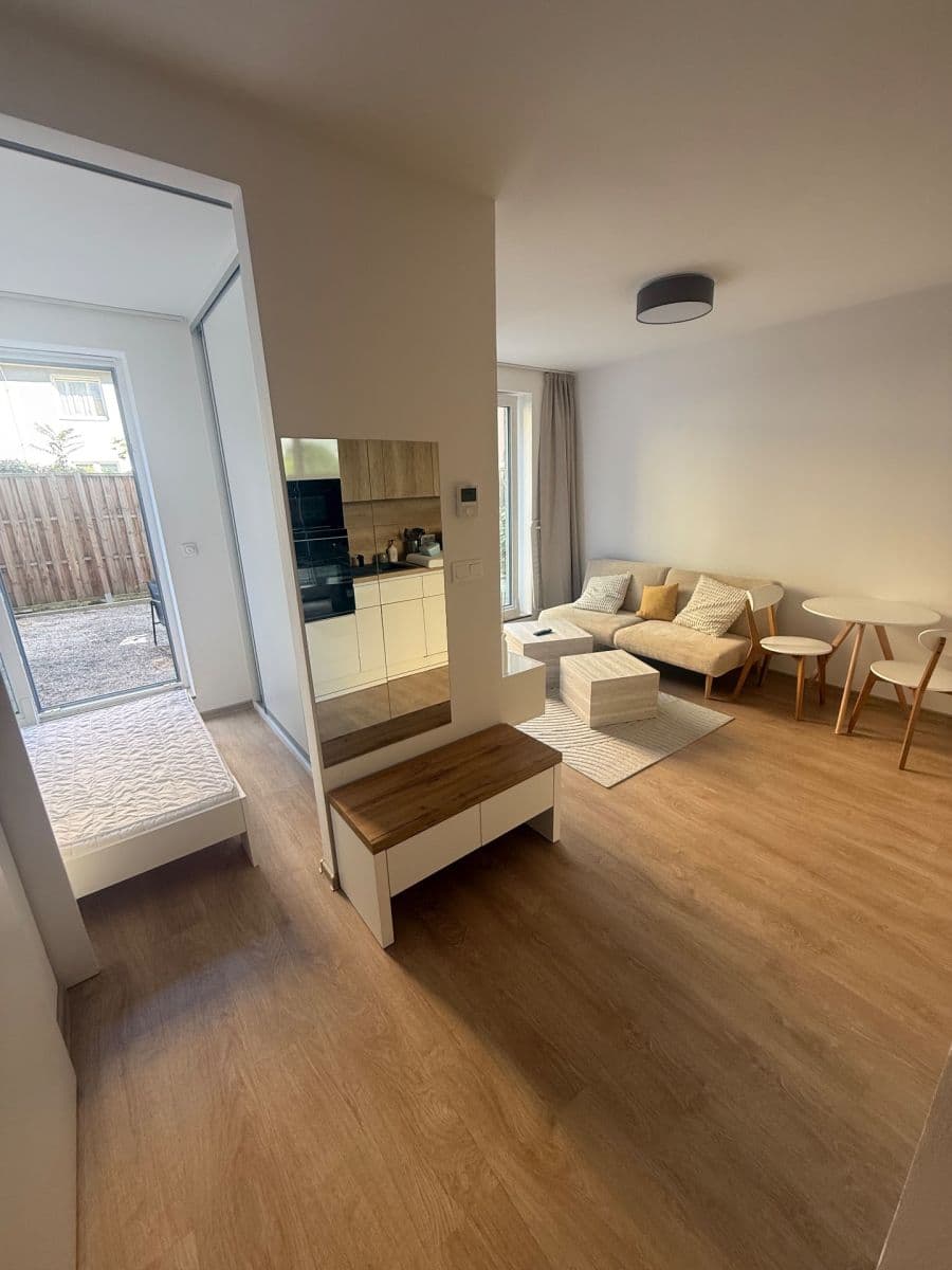 Prenájom bytu 2-izbový 38 m², Vřesová, Praha, Praha Prenájom bytu 2-izbový 38 m², Vřesová, Praha, Praha