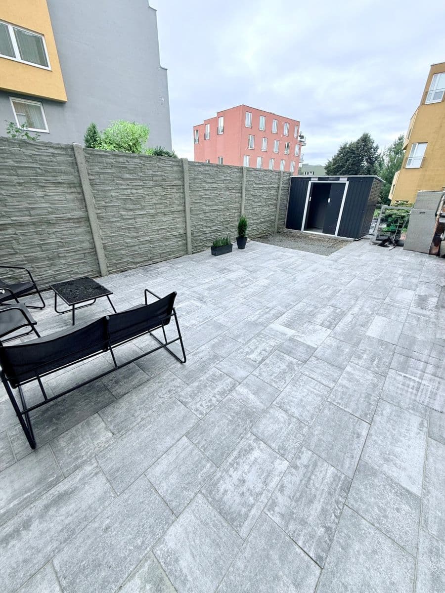 Prenájom bytu 2-izbový 38 m², Vřesová, Praha, Praha Prenájom bytu 2-izbový 38 m², Vřesová, Praha, Praha