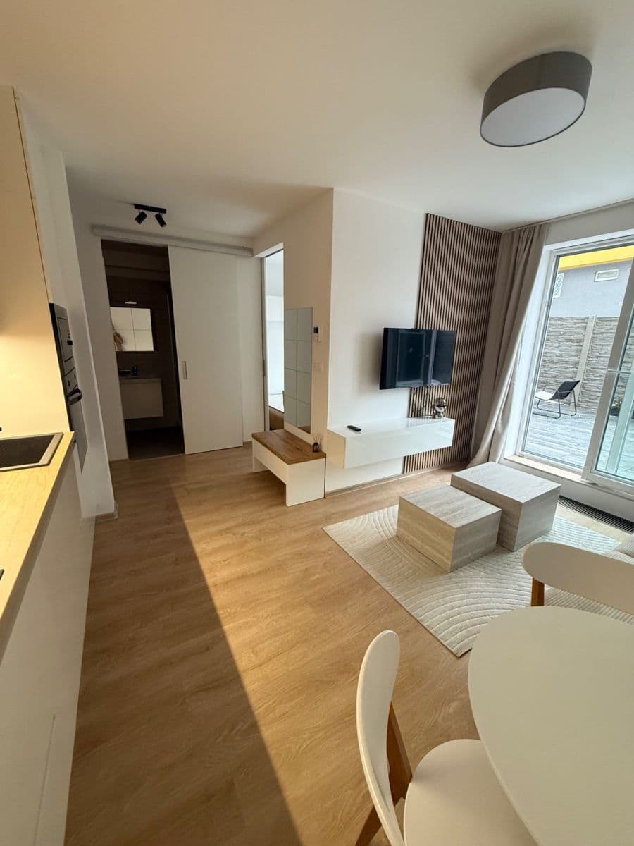 Prenájom bytu 2-izbový 38 m², Vřesová, Praha, Praha Prenájom bytu 2-izbový 38 m², Vřesová, Praha, Praha