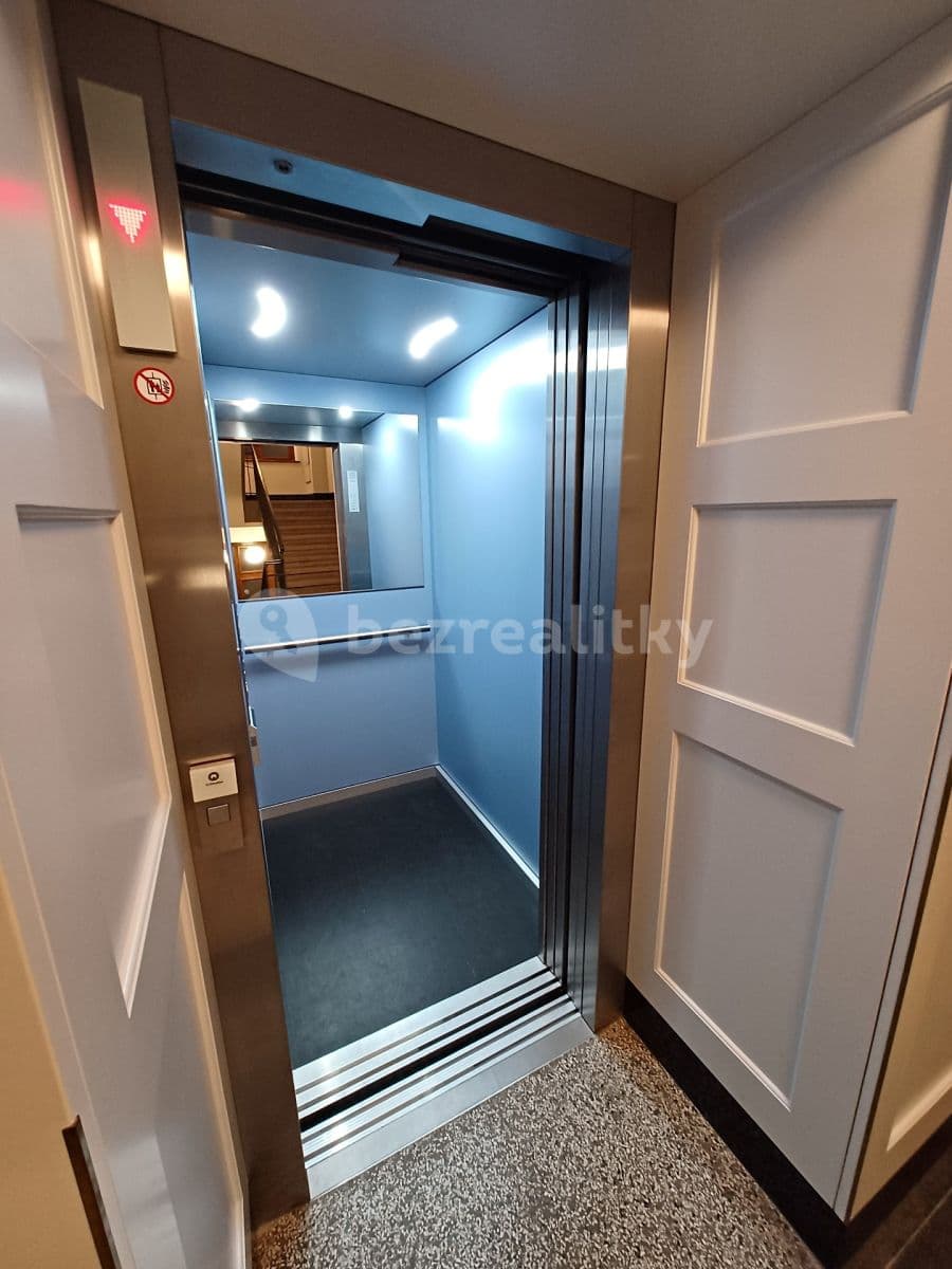 Prenájom bytu 2-izbový 52 m², Čajkovského, Praha, Praha Prenájom bytu 2-izbový 52 m², Čajkovského, Praha, Praha