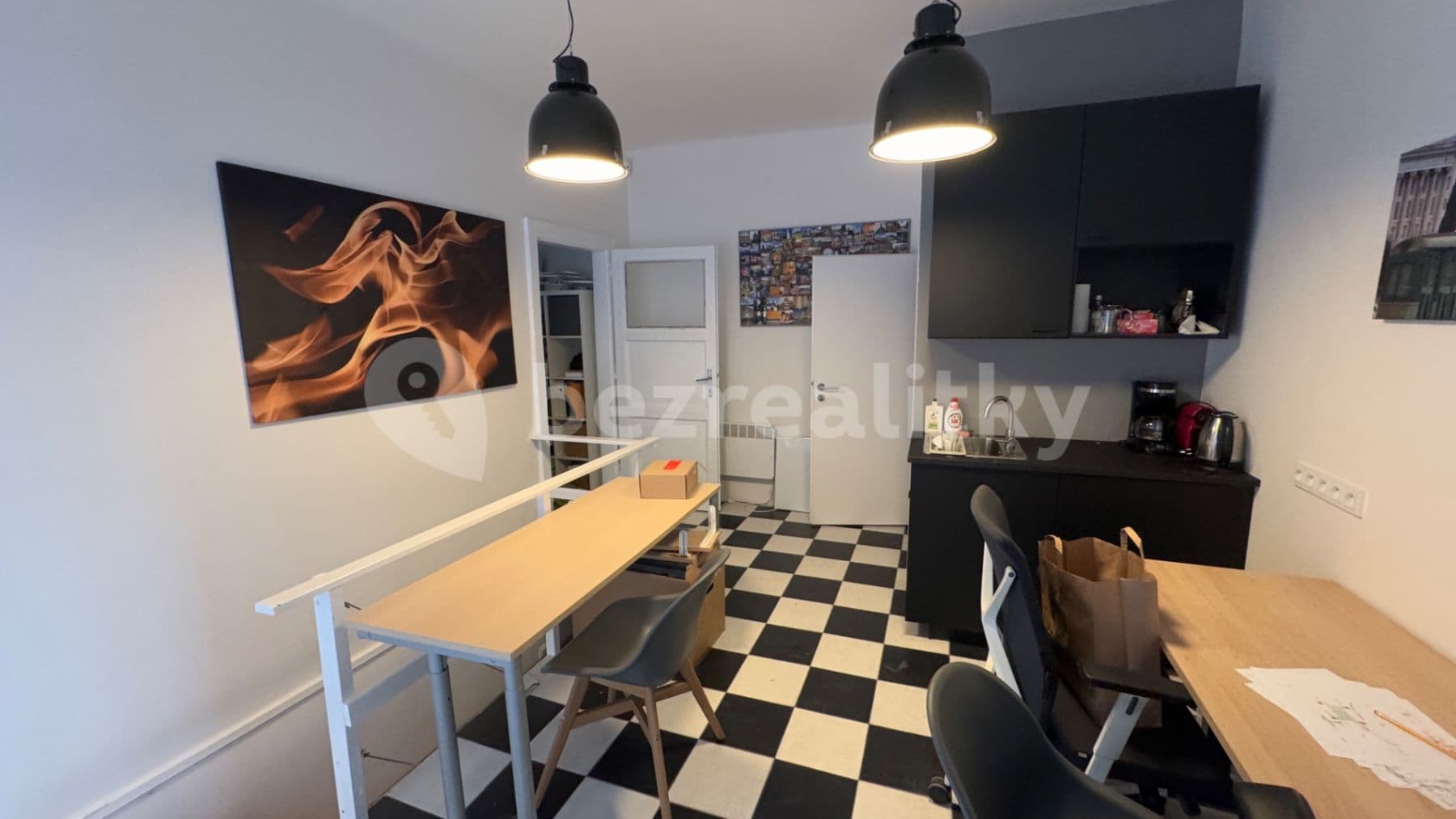 Prenájom nebytového priestoru 55 m², Šimáčkova, Praha, Praha Prenájom nebytového priestoru 55 m², Šimáčkova, Praha, Praha