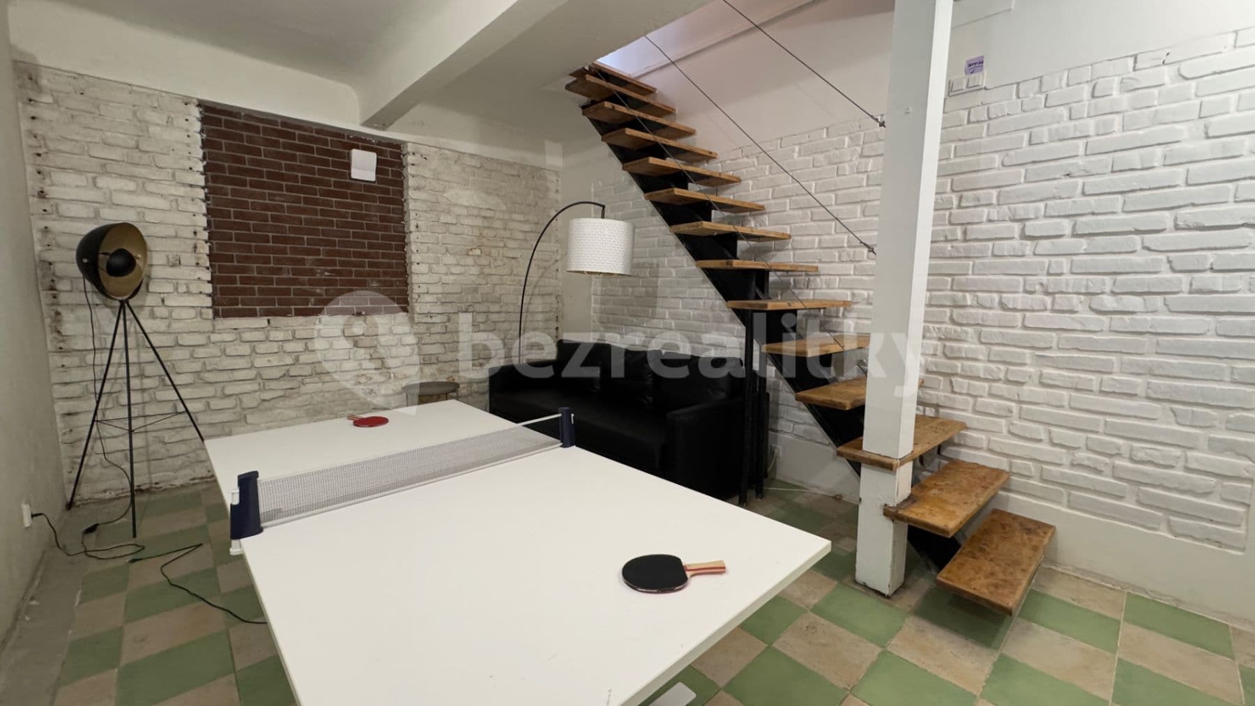 Prenájom nebytového priestoru 55 m², Šimáčkova, Praha, Praha Prenájom nebytového priestoru 55 m², Šimáčkova, Praha, Praha