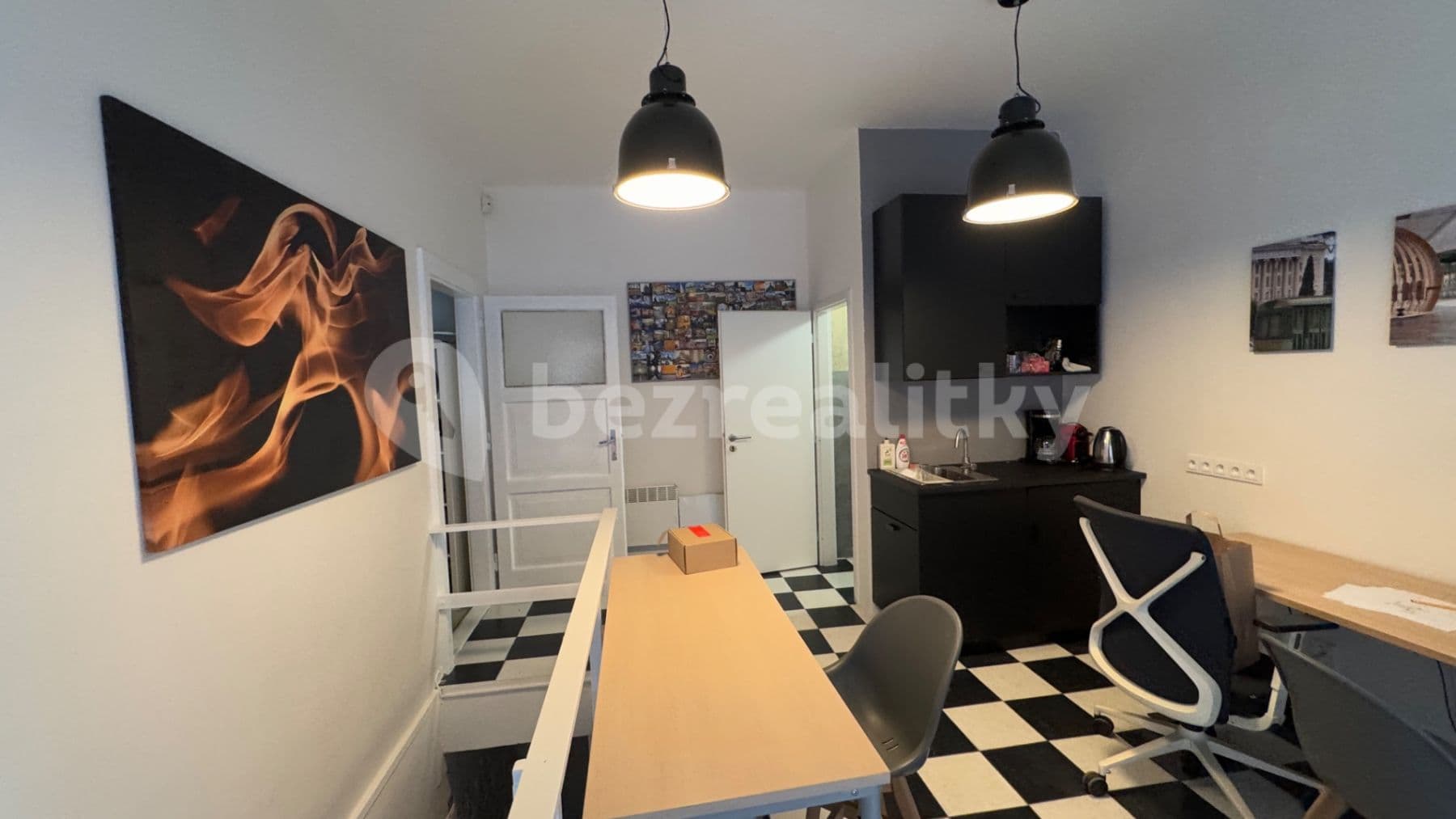 Prenájom nebytového priestoru 55 m², Šimáčkova, Praha, Praha Prenájom nebytového priestoru 55 m², Šimáčkova, Praha, Praha