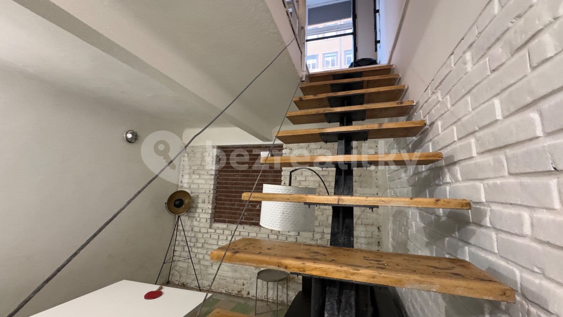 Prenájom nebytového priestoru 55 m², Šimáčkova, Praha, Praha Prenájom nebytového priestoru 55 m², Šimáčkova, Praha, Praha