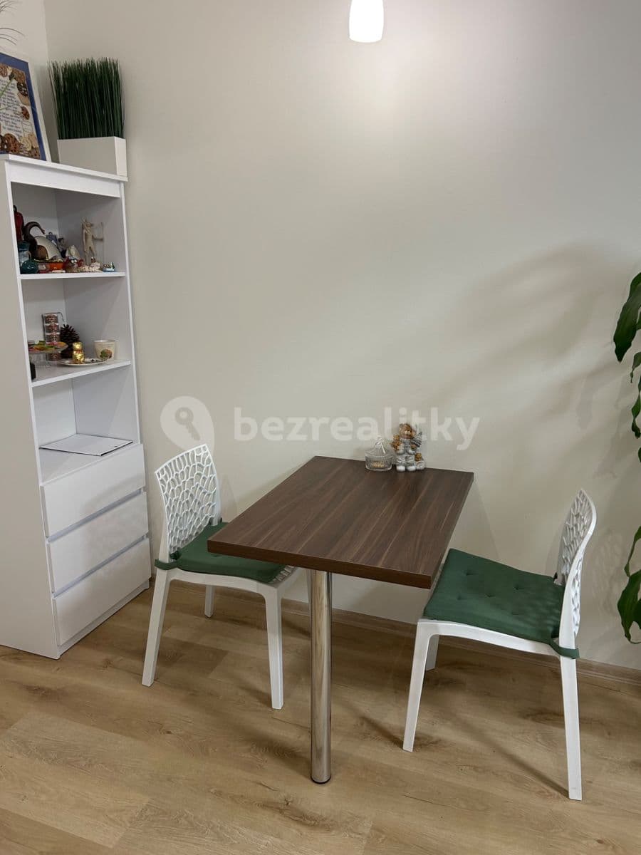 Prenájom bytu 2-izbový 44 m², Pod Hájkem, Praha, Praha Prenájom bytu 2-izbový 44 m², Pod Hájkem, Praha, Praha