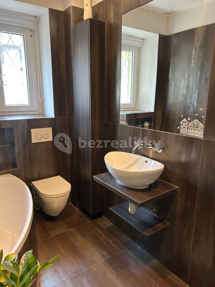 Prenájom bytu 2-izbový 44 m², Pod Hájkem, Praha, Praha Prenájom bytu 2-izbový 44 m², Pod Hájkem, Praha, Praha