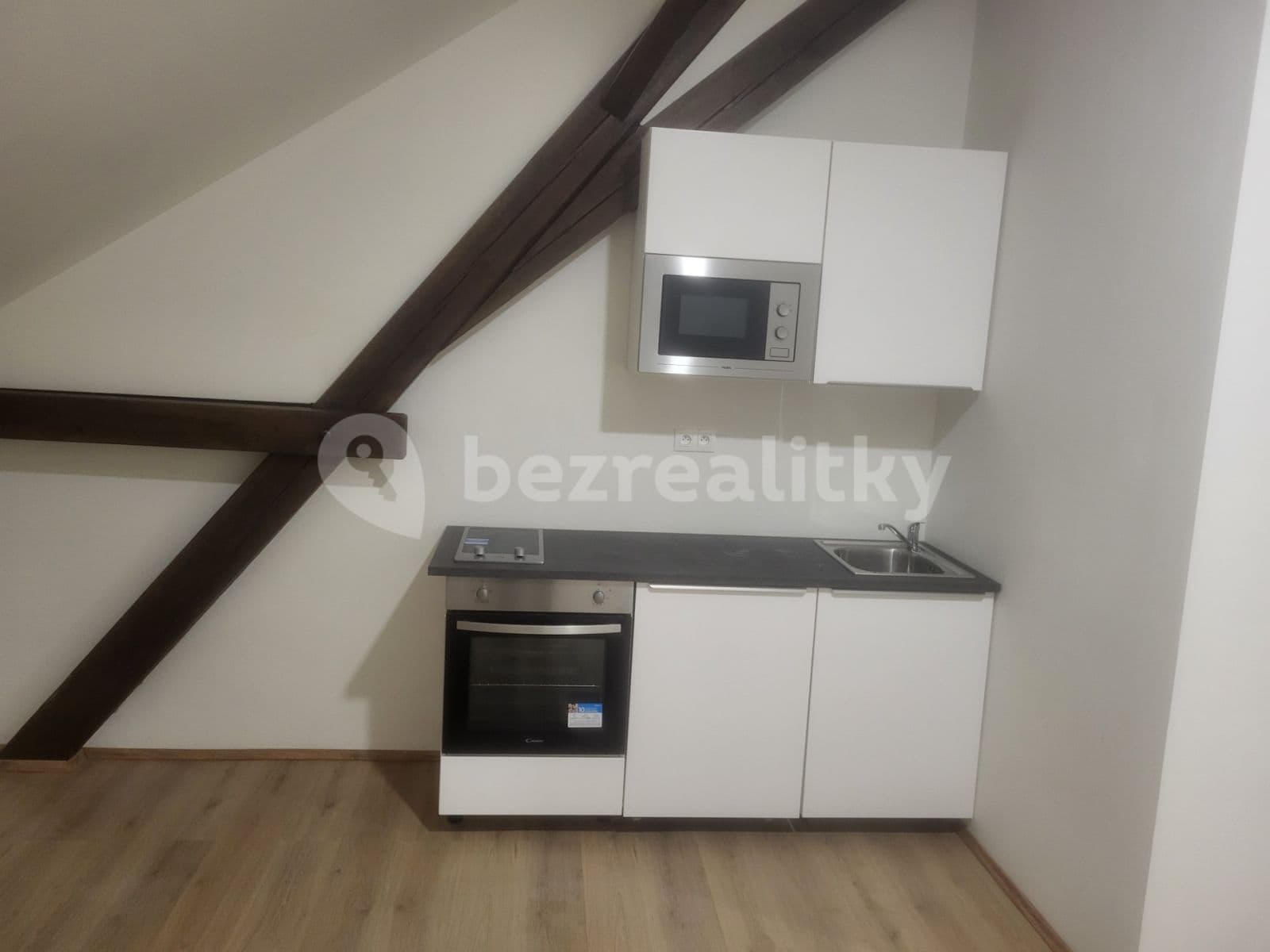 Prenájom bytu 1-izbový 38 m², Netluky, Praha, Praha Prenájom bytu 1-izbový 38 m², Netluky, Praha, Praha