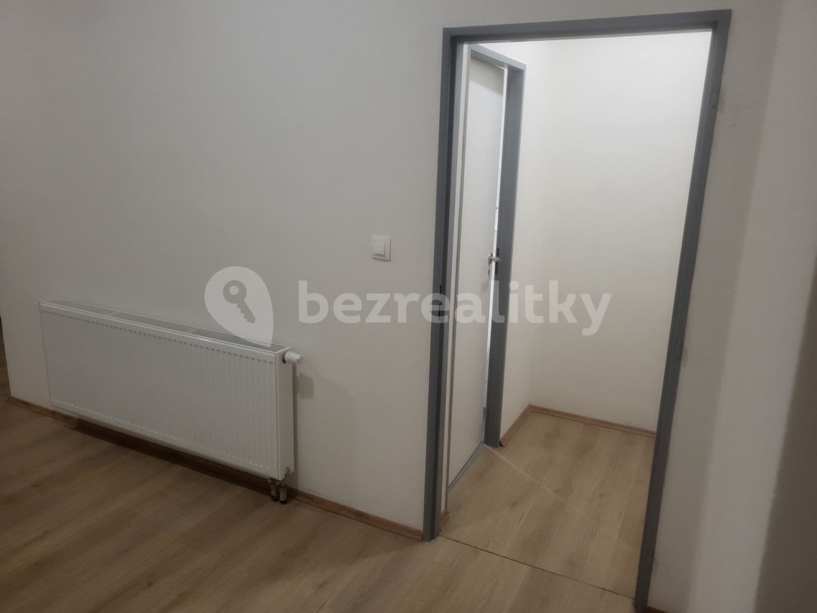 Prenájom bytu 1-izbový 38 m², Netluky, Praha, Praha Prenájom bytu 1-izbový 38 m², Netluky, Praha, Praha