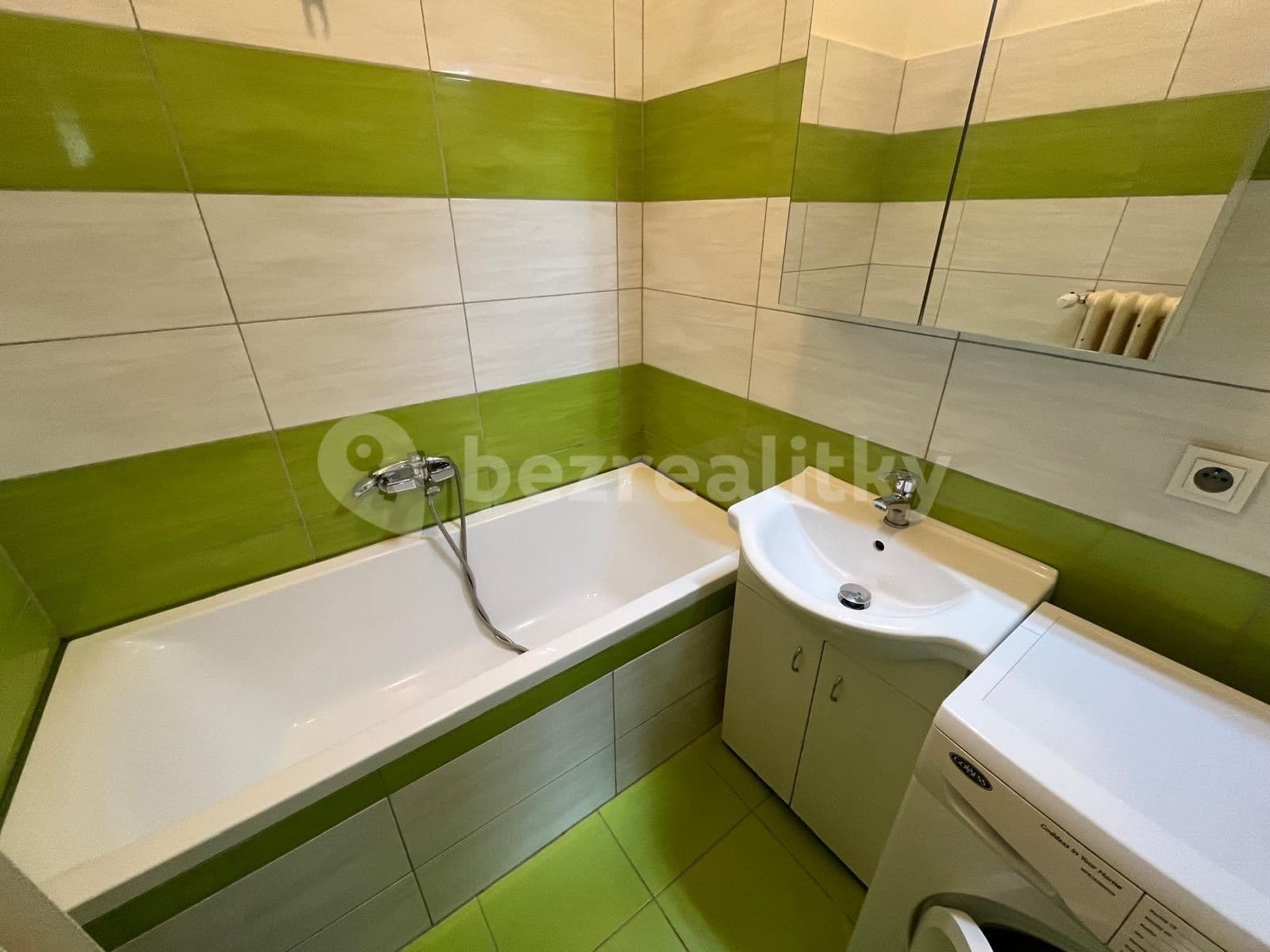 Prenájom bytu 1-izbový 32 m², Donská, Praha, Praha Prenájom bytu 1-izbový 32 m², Donská, Praha, Praha