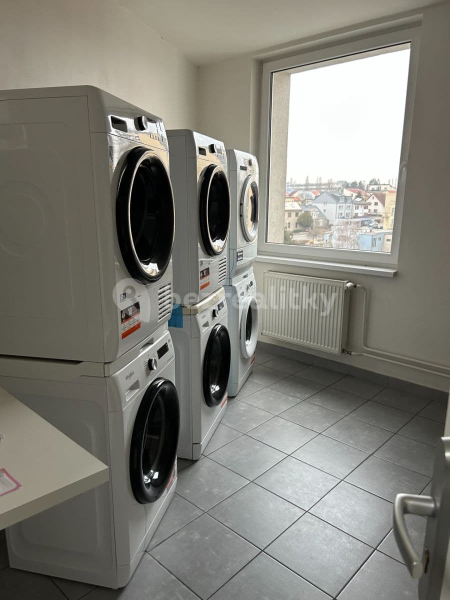 Prenájom bytu 1-izbový 56 m², Hornoměcholupská, Praha, Praha Prenájom bytu 1-izbový 56 m², Hornoměcholupská, Praha, Praha