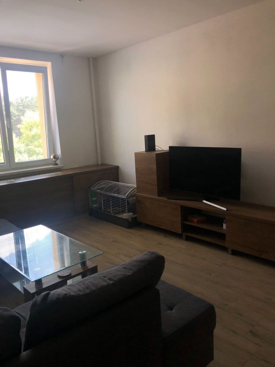 Prenájom bytu 2-izbový 53 m², Macanova, Pardubice, Pardubický kraj Prenájom bytu 2-izbový 53 m², Macanova, Pardubice, Pardubický kraj