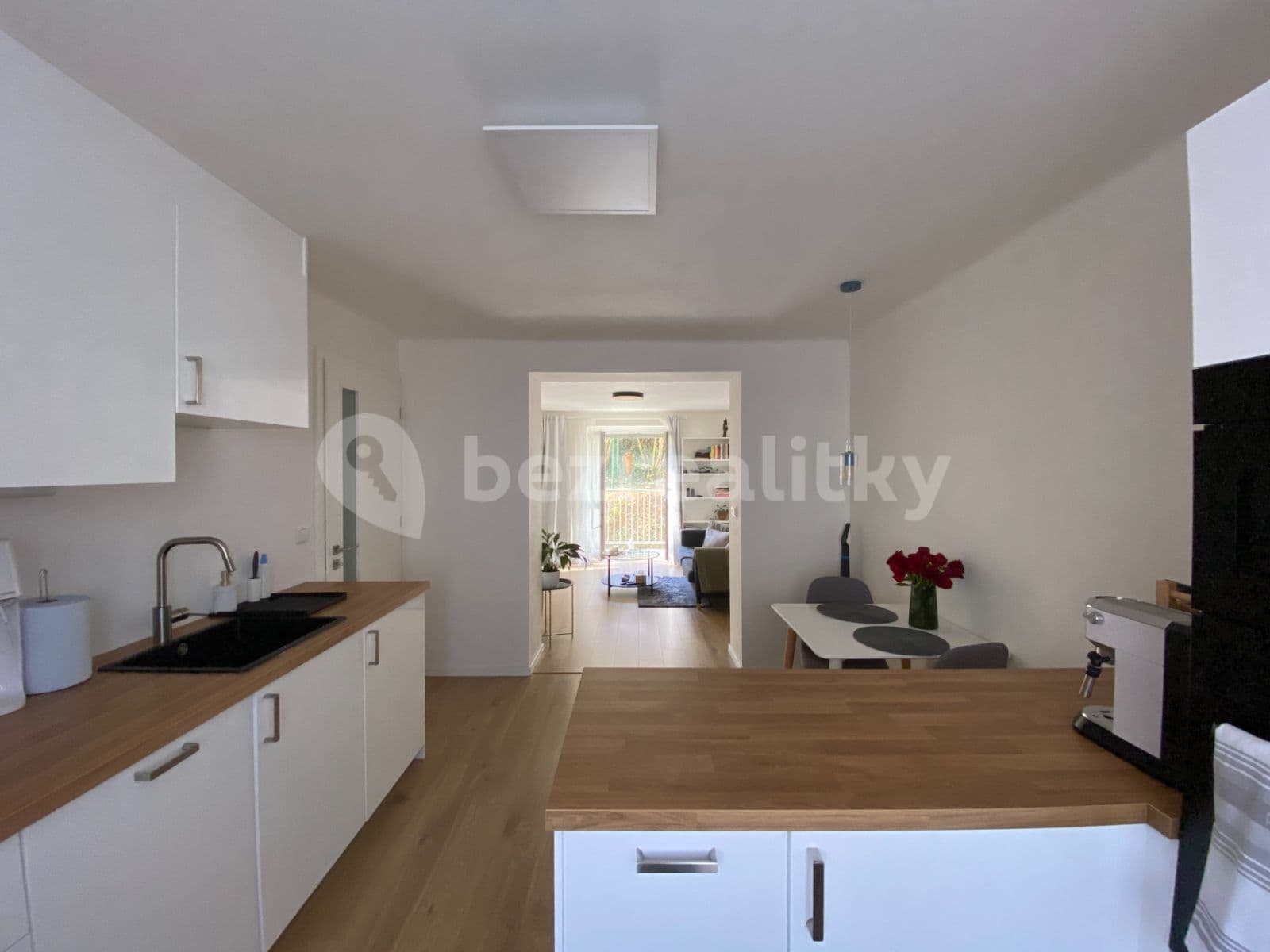 Prenájom bytu 2-izbový 50 m², Jeremenkova, Praha, Praha Prenájom bytu 2-izbový 50 m², Jeremenkova, Praha, Praha