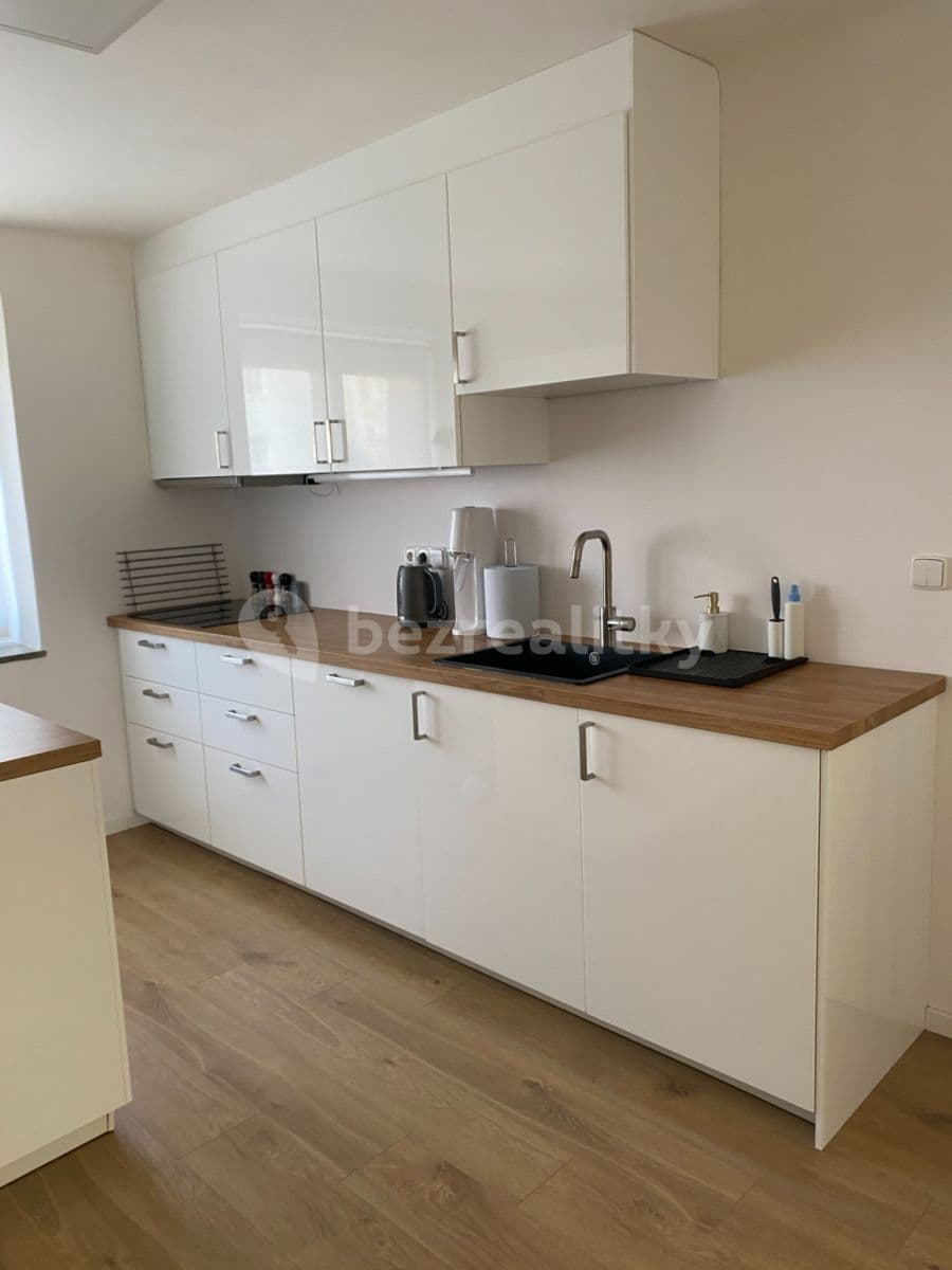 Prenájom bytu 2-izbový 50 m², Jeremenkova, Praha, Praha Prenájom bytu 2-izbový 50 m², Jeremenkova, Praha, Praha