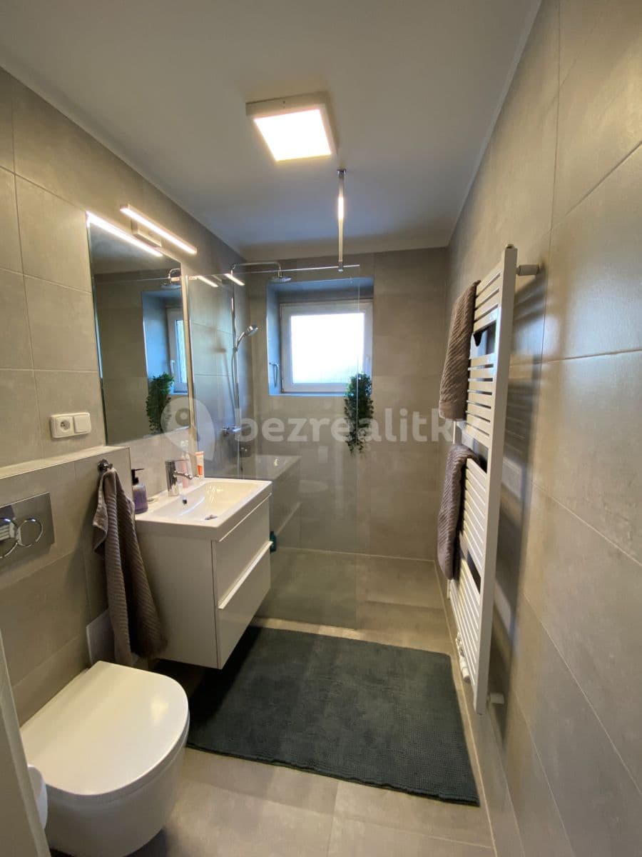Prenájom bytu 2-izbový 50 m², Jeremenkova, Praha, Praha Prenájom bytu 2-izbový 50 m², Jeremenkova, Praha, Praha