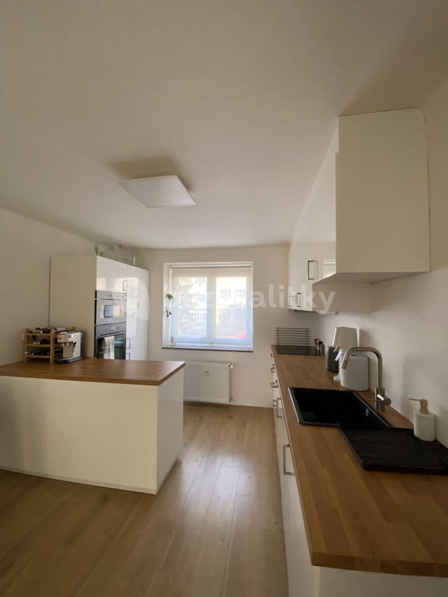 Prenájom bytu 2-izbový 50 m², Jeremenkova, Praha, Praha Prenájom bytu 2-izbový 50 m², Jeremenkova, Praha, Praha