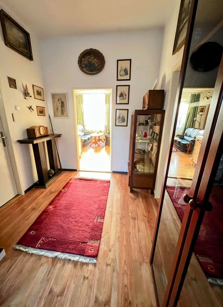 Prenájom bytu 85 m², Pod Štěpem, Praha, Praha Prenájom bytu 85 m², Pod Štěpem, Praha, Praha