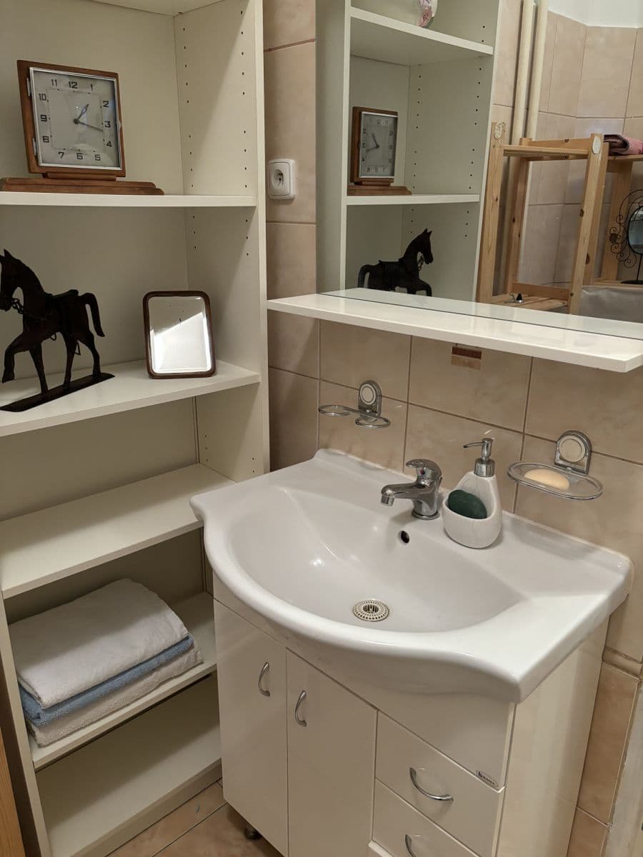 Prenájom bytu 85 m², Pod Štěpem, Praha, Praha Prenájom bytu 85 m², Pod Štěpem, Praha, Praha