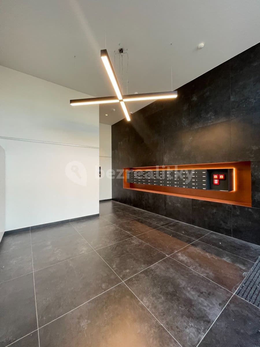 Prenájom bytu 1-izbový 36 m², Střídavá, Praha, Praha Prenájom bytu 1-izbový 36 m², Střídavá, Praha, Praha