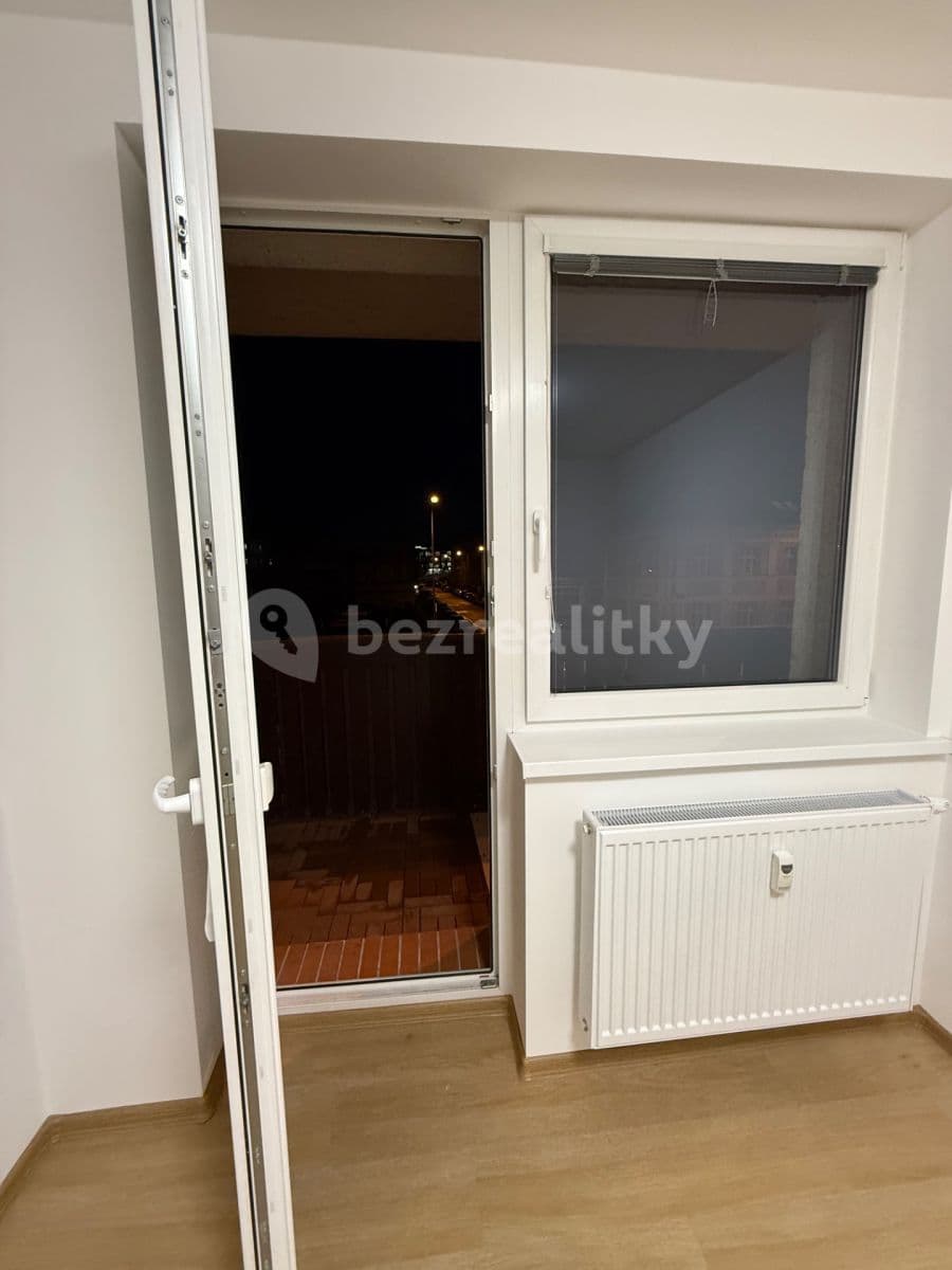 Prenájom bytu 4-izbový 90 m², Škroupova, Hradec Králové, Královéhradecký kraj Prenájom bytu 4-izbový 90 m², Škroupova, Hradec Králové, Královéhradecký kraj