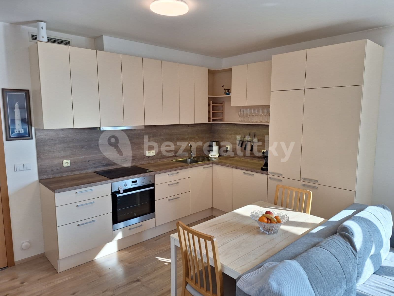 Prenájom bytu 2-izbový 51 m², Karlická, Praha, Praha Prenájom bytu 2-izbový 51 m², Karlická, Praha, Praha