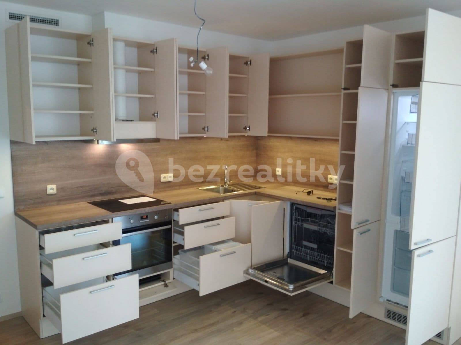 Prenájom bytu 2-izbový 51 m², Karlická, Praha, Praha Prenájom bytu 2-izbový 51 m², Karlická, Praha, Praha