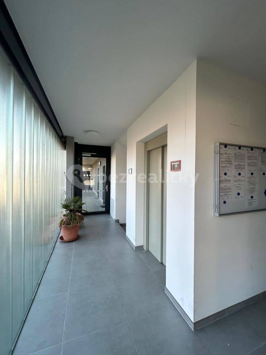Prenájom bytu 2-izbový 51 m², Karlická, Praha, Praha Prenájom bytu 2-izbový 51 m², Karlická, Praha, Praha