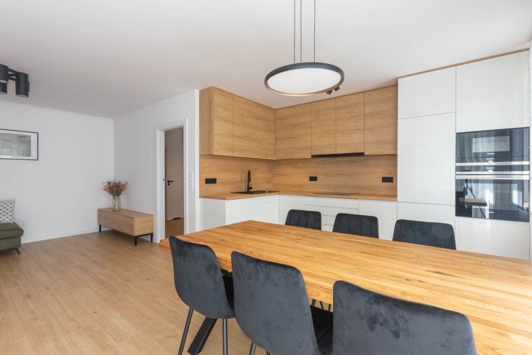 Prenájom bytu 3-izbový 85 m², Harrachov, Liberecký kraj Prenájom bytu 3-izbový 85 m², Harrachov, Liberecký kraj