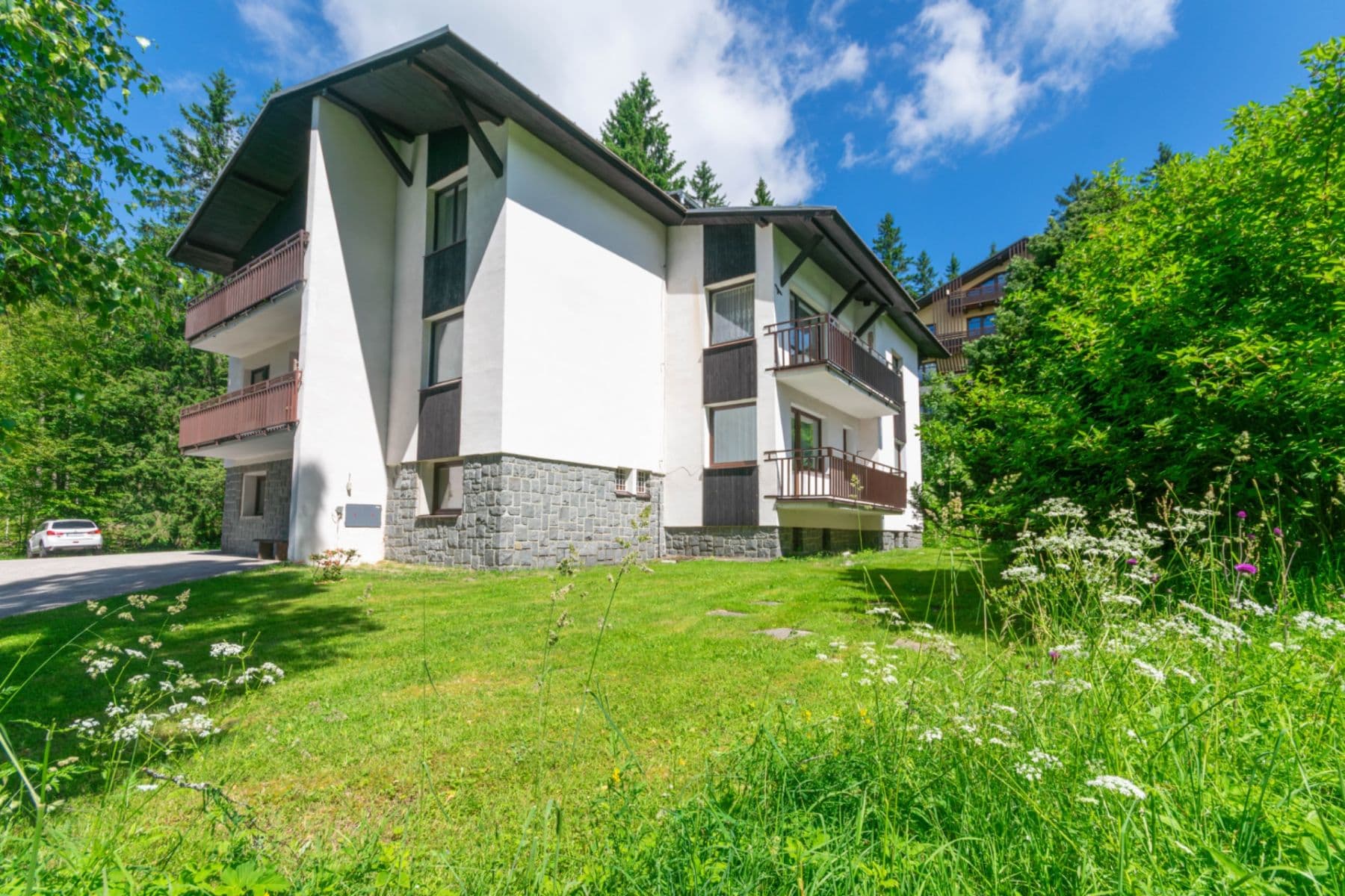 Prenájom bytu 3-izbový 85 m², Harrachov, Liberecký kraj Prenájom bytu 3-izbový 85 m², Harrachov, Liberecký kraj