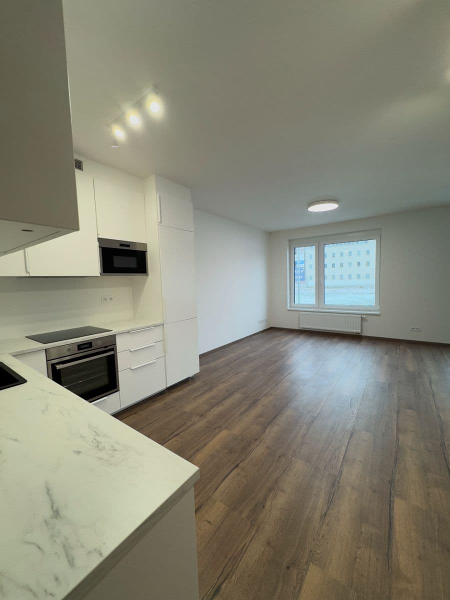 Prenájom bytu 2-izbový 54 m², Kolbenova, Praha, Praha Prenájom bytu 2-izbový 54 m², Kolbenova, Praha, Praha