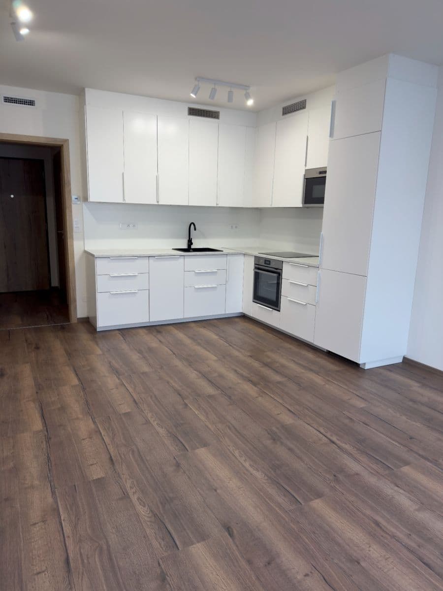 Prenájom bytu 2-izbový 54 m², Kolbenova, Praha, Praha Prenájom bytu 2-izbový 54 m², Kolbenova, Praha, Praha