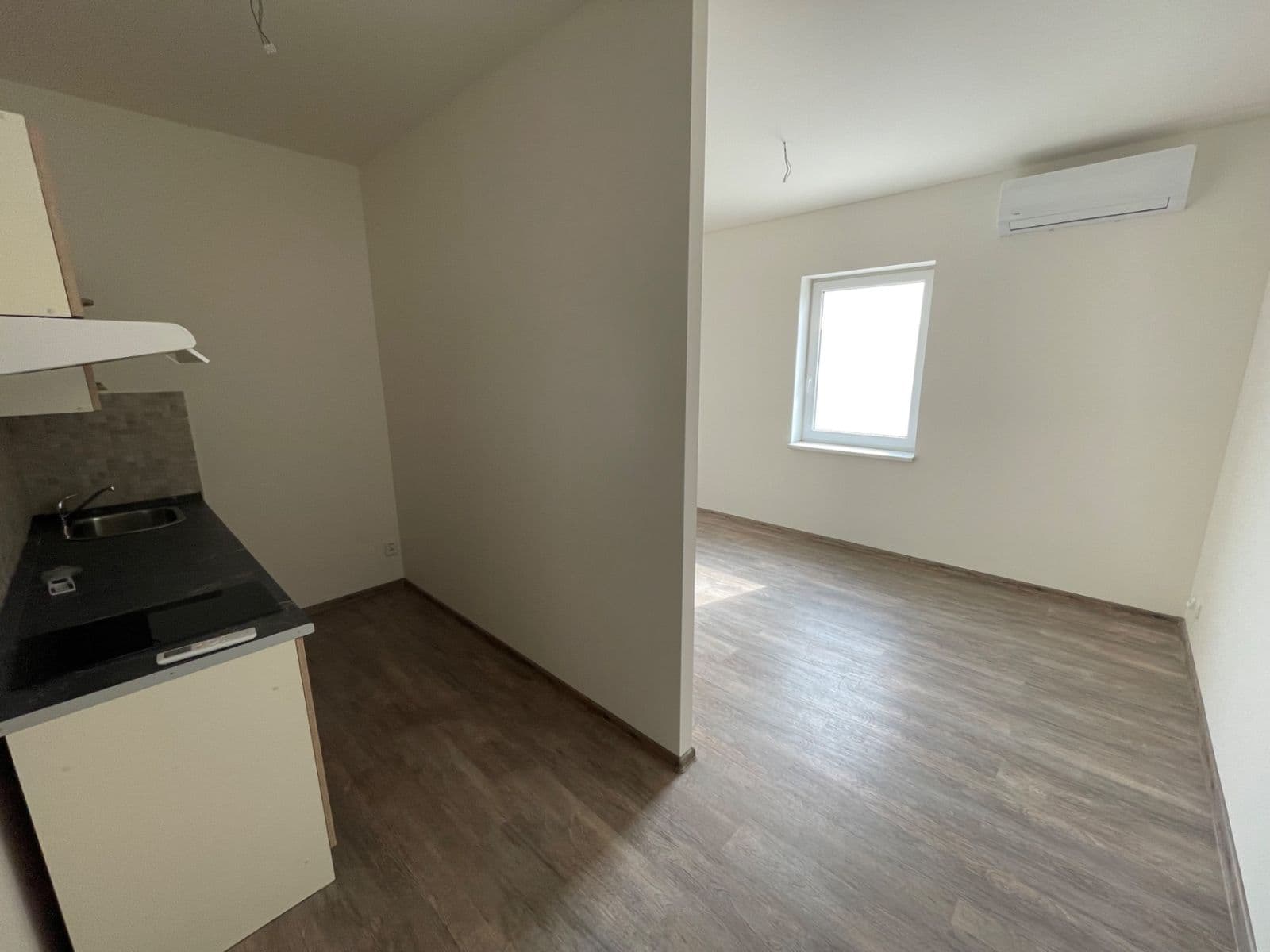 Prenájom bytu 1-izbový 30 m², Ptice, Středočeský kraj Prenájom bytu 1-izbový 30 m², Ptice, Středočeský kraj