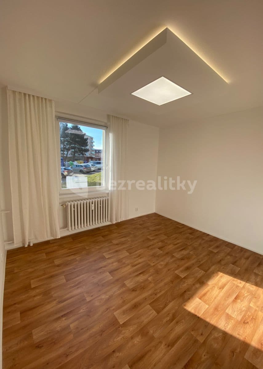 Prenájom bytu 3-izbový 74 m², Pod Soudním vrchem, Znojmo, Jihomoravský kraj Prenájom bytu 3-izbový 74 m², Pod Soudním vrchem, Znojmo, Jihomoravský kraj