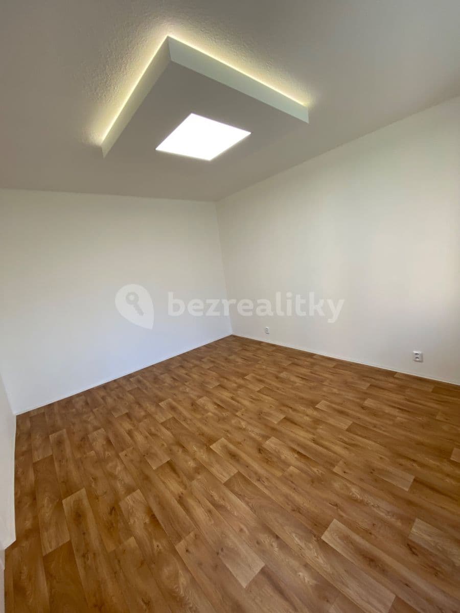 Prenájom bytu 3-izbový 74 m², Pod Soudním vrchem, Znojmo, Jihomoravský kraj Prenájom bytu 3-izbový 74 m², Pod Soudním vrchem, Znojmo, Jihomoravský kraj