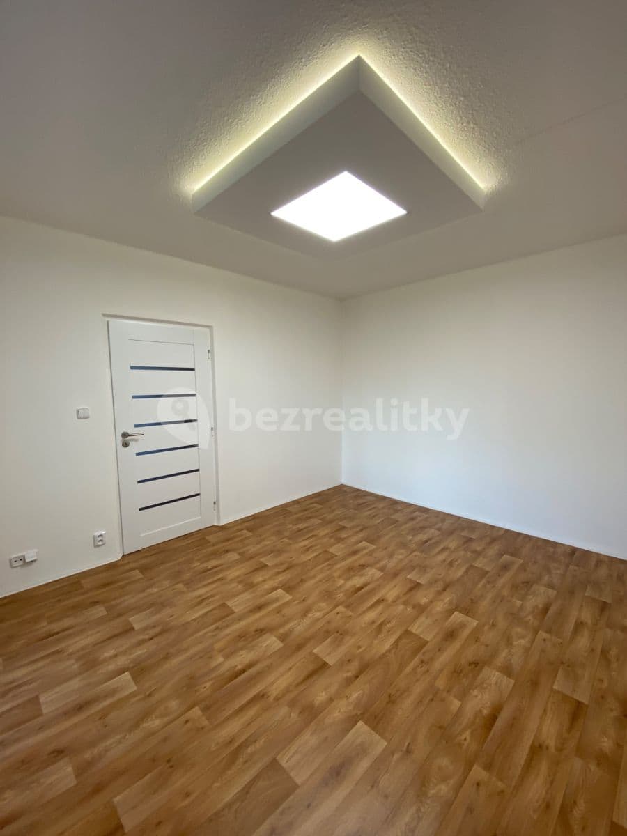 Prenájom bytu 3-izbový 74 m², Pod Soudním vrchem, Znojmo, Jihomoravský kraj Prenájom bytu 3-izbový 74 m², Pod Soudním vrchem, Znojmo, Jihomoravský kraj