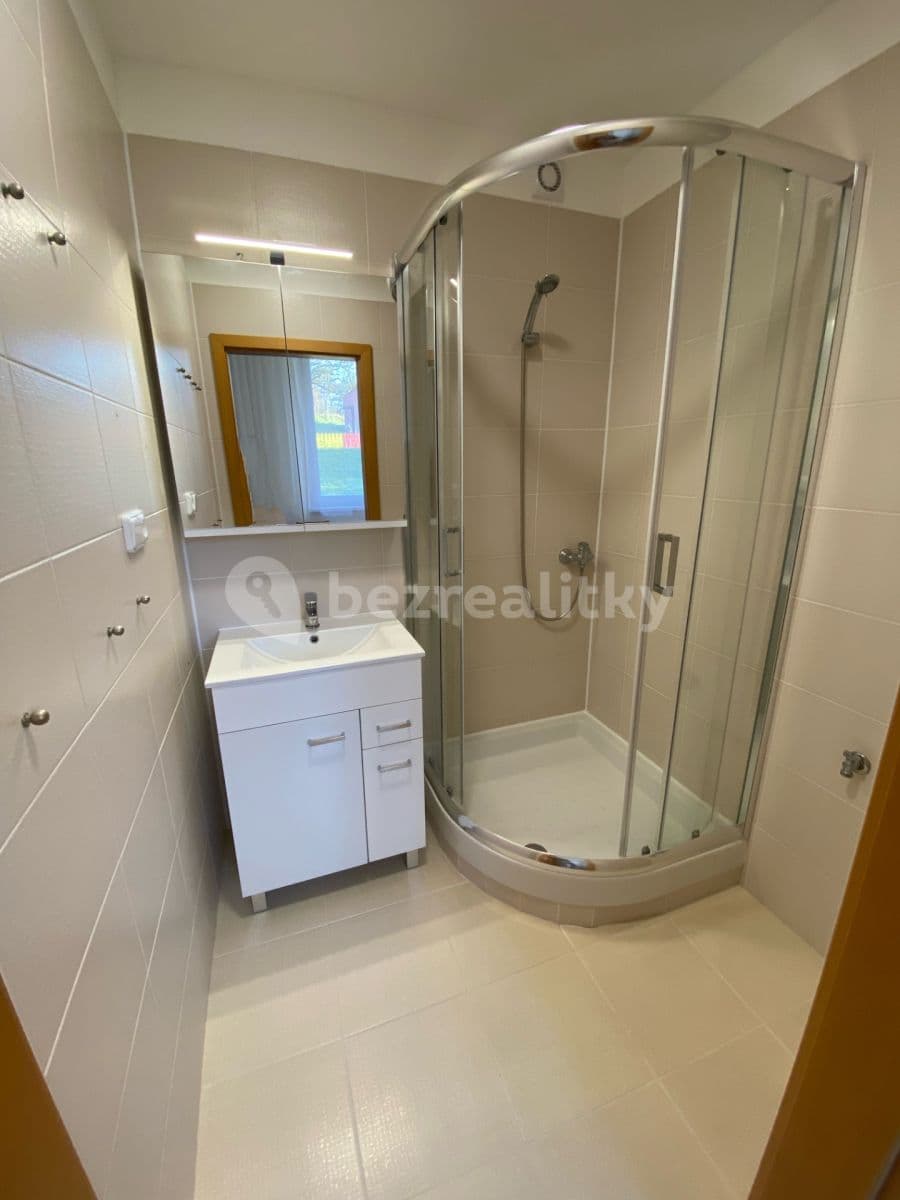 Prenájom bytu 3-izbový 74 m², Pod Soudním vrchem, Znojmo, Jihomoravský kraj Prenájom bytu 3-izbový 74 m², Pod Soudním vrchem, Znojmo, Jihomoravský kraj