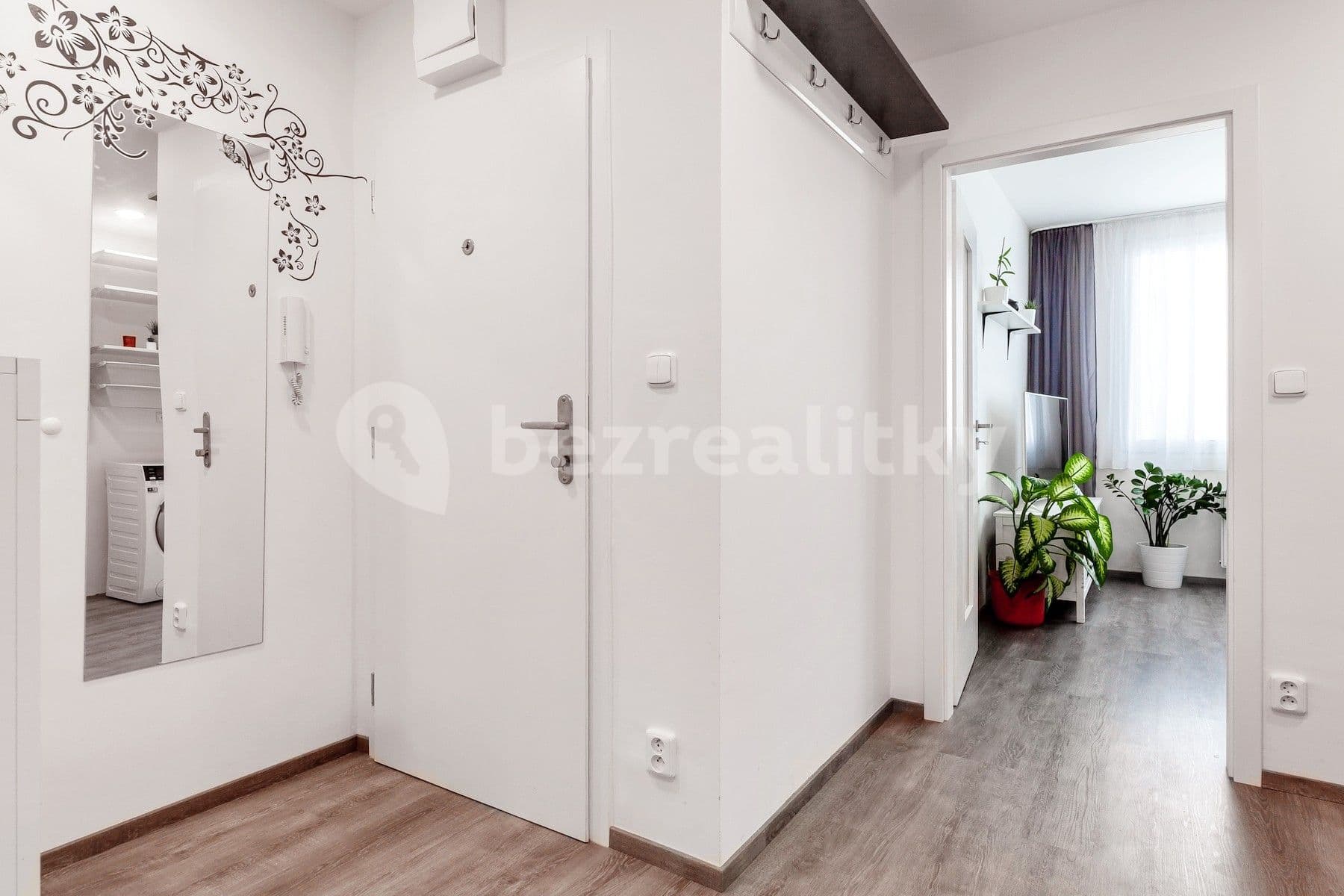 Prenájom bytu 4-izbový 86 m², Zelený pruh, Praha, Praha Prenájom bytu 4-izbový 86 m², Zelený pruh, Praha, Praha