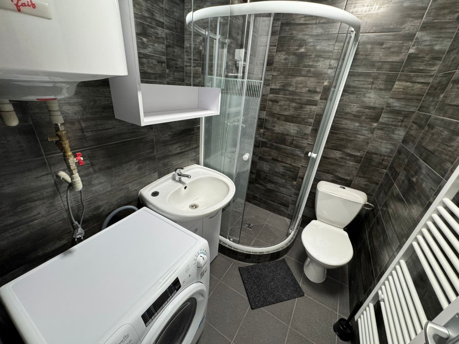 Prenájom bytu 3-izbový 70 m², Hlubočepská, Praha, Praha Prenájom bytu 3-izbový 70 m², Hlubočepská, Praha, Praha