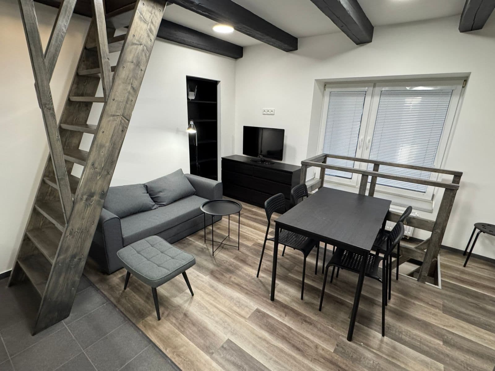 Prenájom bytu 3-izbový 70 m², Hlubočepská, Praha, Praha Prenájom bytu 3-izbový 70 m², Hlubočepská, Praha, Praha