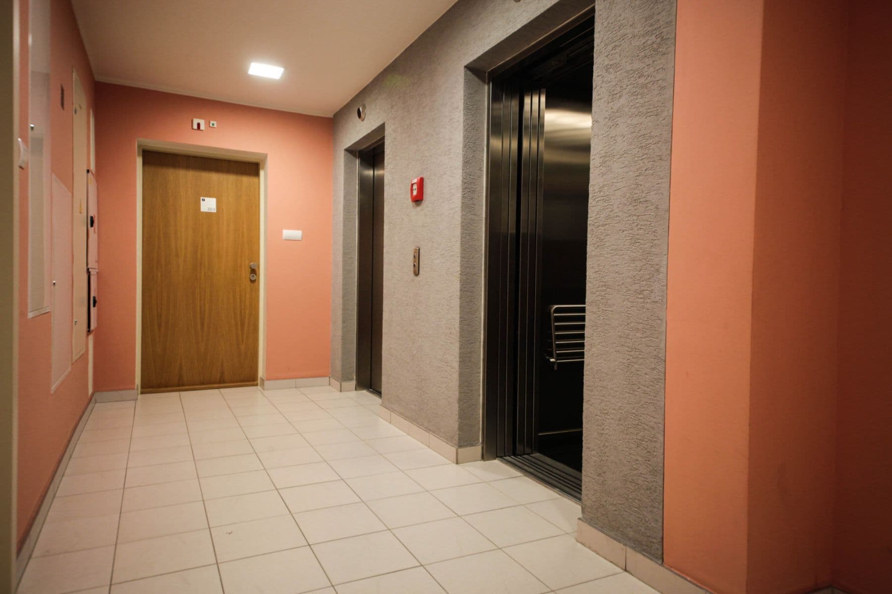 Prenájom bytu 100 m², Ke Kapslovně, Praha, Praha Prenájom bytu 100 m², Ke Kapslovně, Praha, Praha