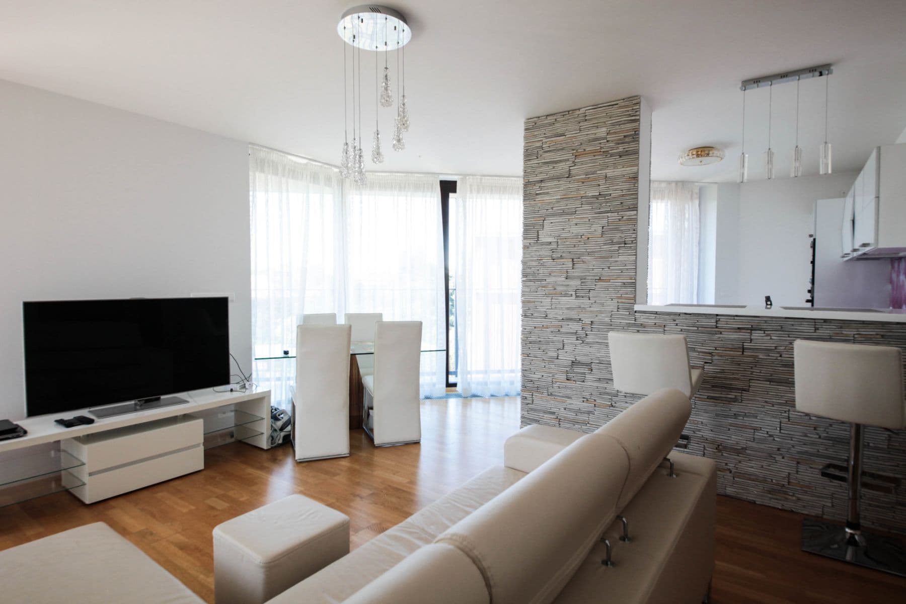 Prenájom bytu 100 m², Ke Kapslovně, Praha, Praha Prenájom bytu 100 m², Ke Kapslovně, Praha, Praha