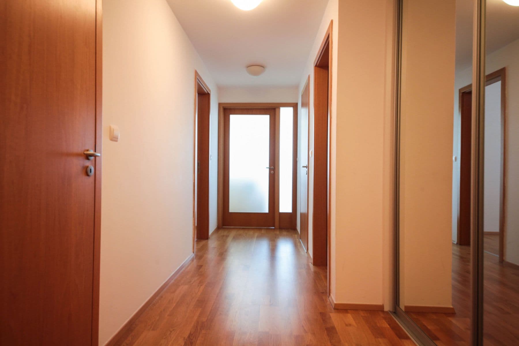 Prenájom bytu 100 m², Ke Kapslovně, Praha, Praha Prenájom bytu 100 m², Ke Kapslovně, Praha, Praha