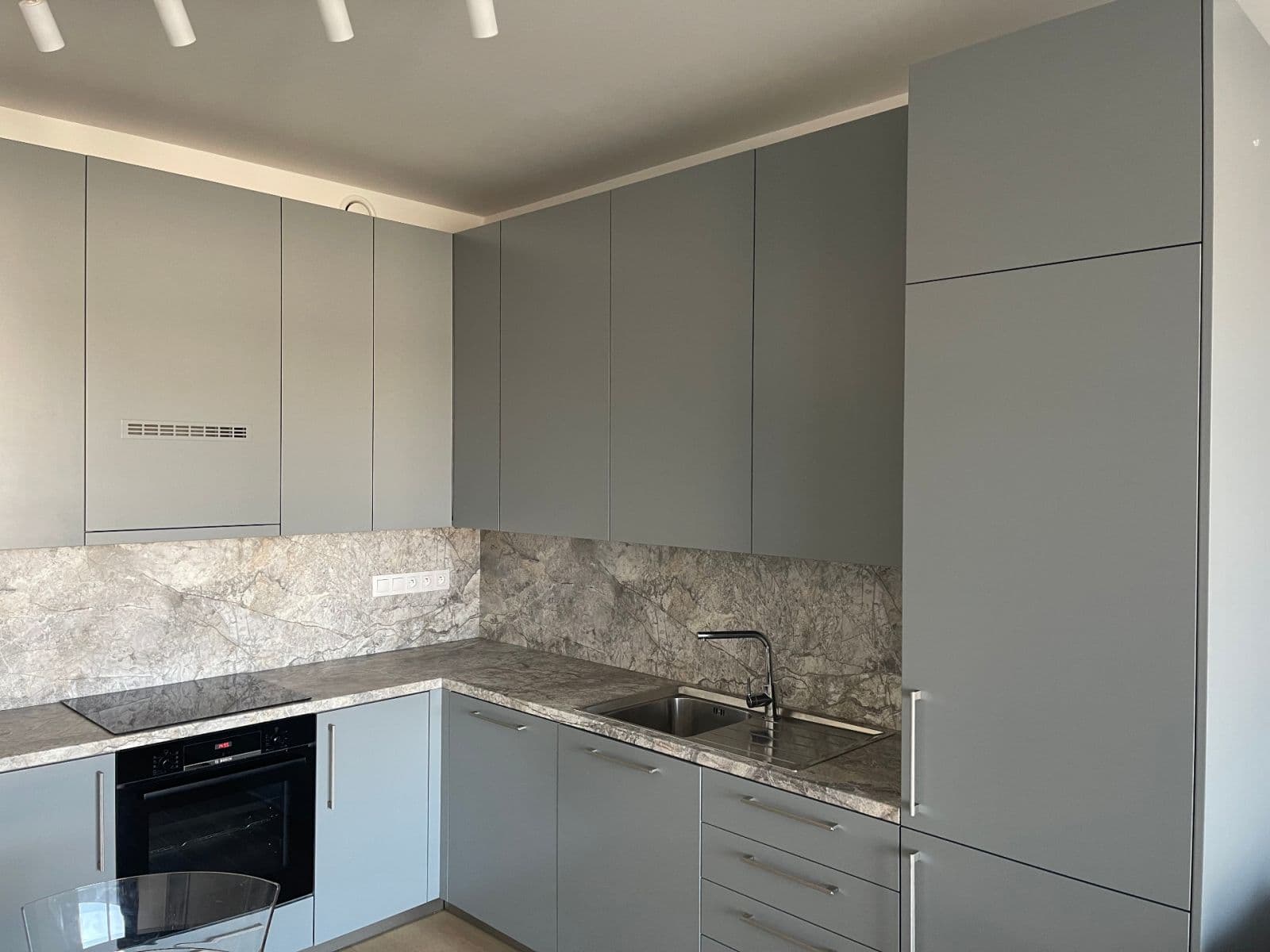 Prenájom bytu 2-izbový 62 m², Jankovcova, Praha, Praha Prenájom bytu 2-izbový 62 m², Jankovcova, Praha, Praha