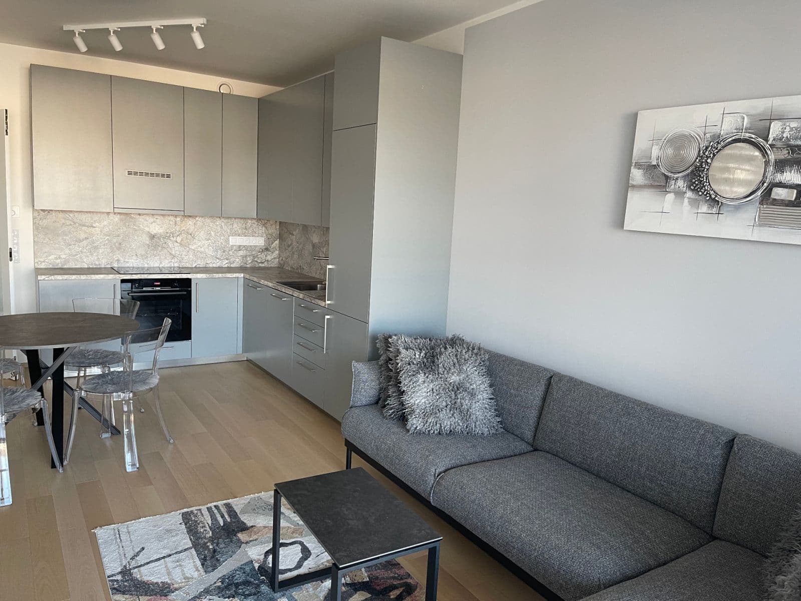 Prenájom bytu 2-izbový 62 m², Jankovcova, Praha, Praha Prenájom bytu 2-izbový 62 m², Jankovcova, Praha, Praha