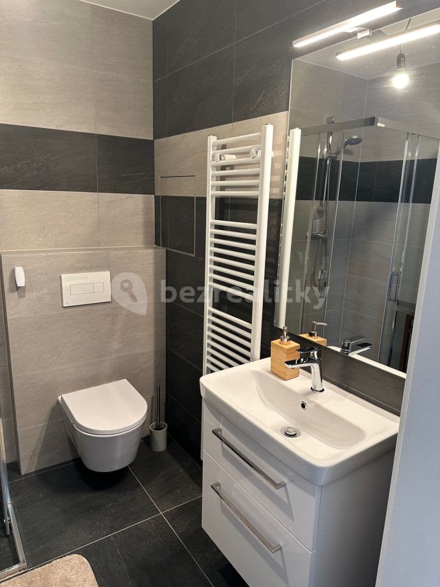 Prenájom bytu 1-izbový 36 m², Na Jíkalce, Plzeň, Plzeňský kraj Prenájom bytu 1-izbový 36 m², Na Jíkalce, Plzeň, Plzeňský kraj