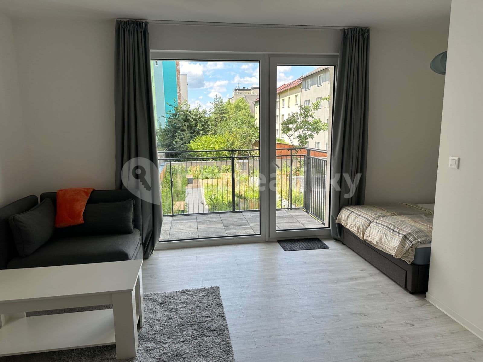 Prenájom bytu 1-izbový 36 m², Na Jíkalce, Plzeň, Plzeňský kraj Prenájom bytu 1-izbový 36 m², Na Jíkalce, Plzeň, Plzeňský kraj