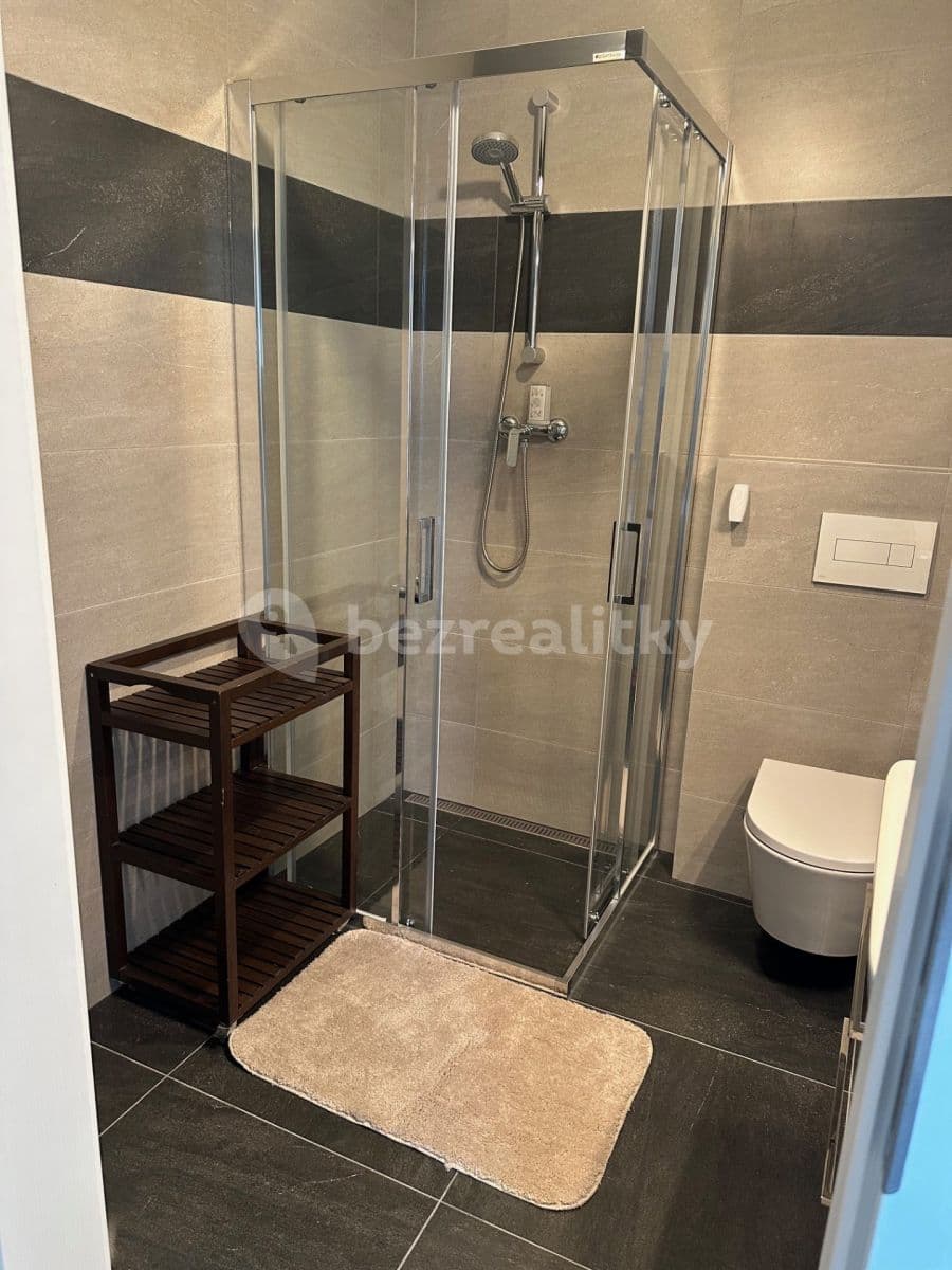 Prenájom bytu 1-izbový 36 m², Na Jíkalce, Plzeň, Plzeňský kraj Prenájom bytu 1-izbový 36 m², Na Jíkalce, Plzeň, Plzeňský kraj