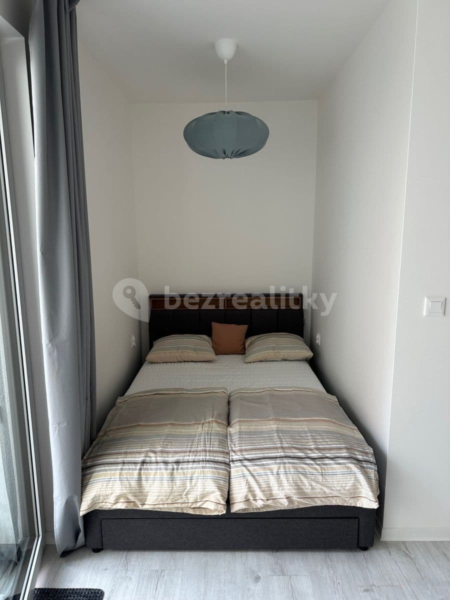 Prenájom bytu 1-izbový 36 m², Na Jíkalce, Plzeň, Plzeňský kraj Prenájom bytu 1-izbový 36 m², Na Jíkalce, Plzeň, Plzeňský kraj