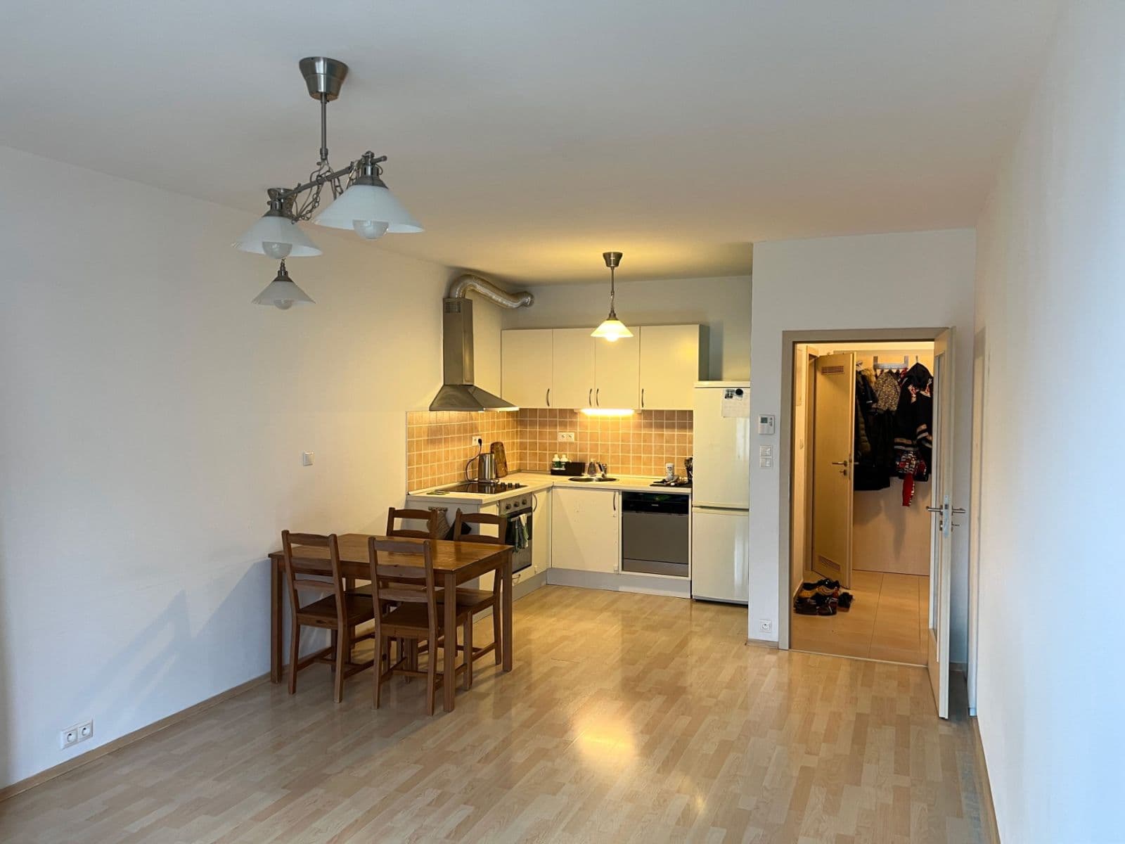 Prenájom bytu 2-izbový 54 m², Bratislavská, Praha, Praha Prenájom bytu 2-izbový 54 m², Bratislavská, Praha, Praha