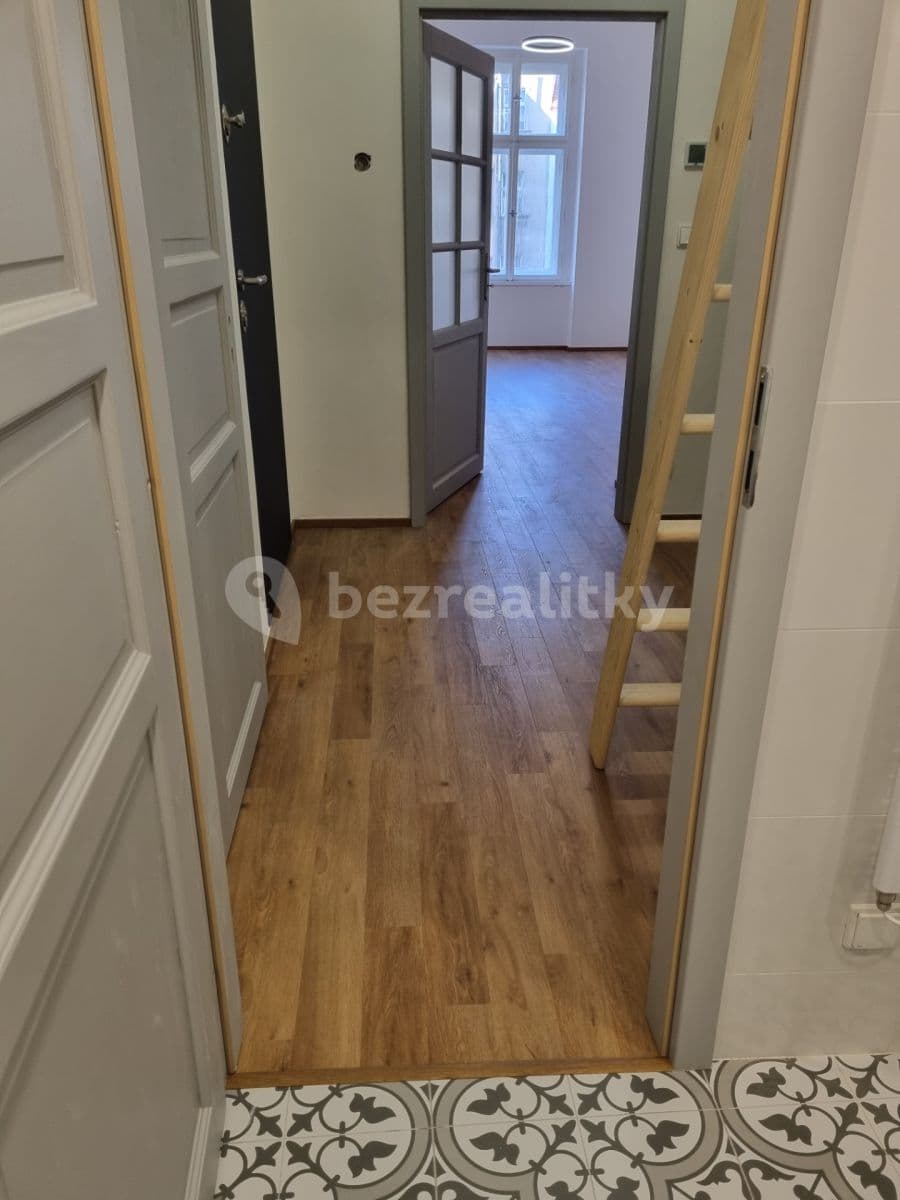 Prenájom bytu 1-izbový 30 m², Praha, Praha Prenájom bytu 1-izbový 30 m², Praha, Praha