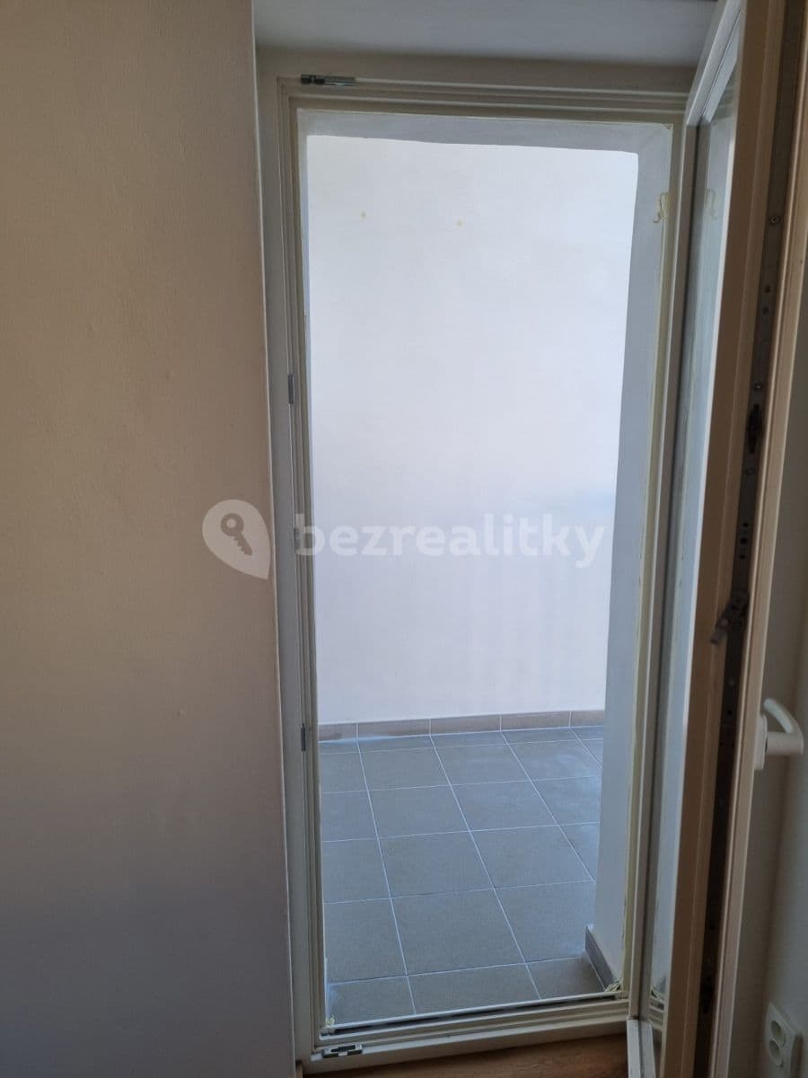 Prenájom bytu 1-izbový 30 m², Praha, Praha Prenájom bytu 1-izbový 30 m², Praha, Praha